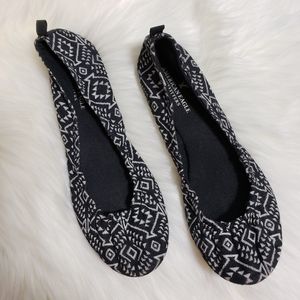 American Eagle Outfitter's Flats